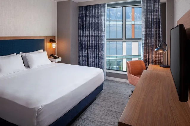 Room, King Bed, Bay View, Accessible، Hampton Inn Boston Seaport District 1/2