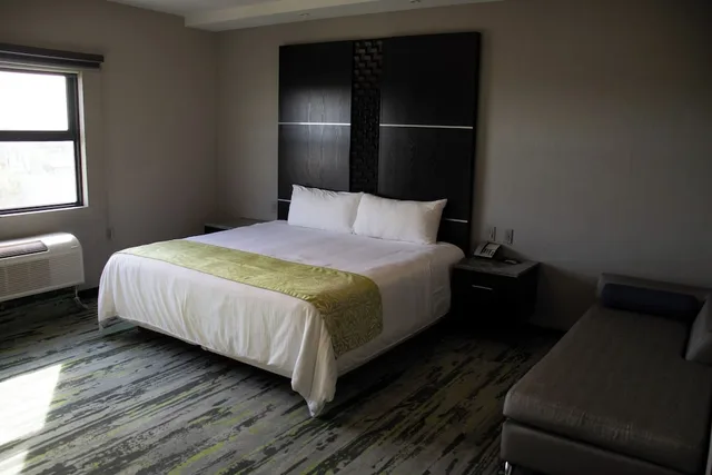 Executive, King Bed, Hotel Araiza San Luis 2/3