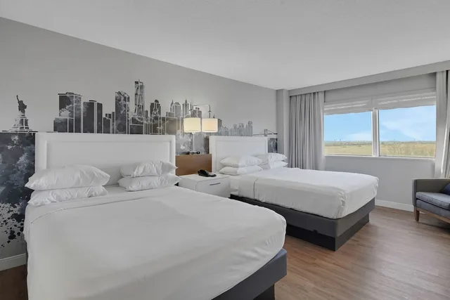Blue, 2 Queen Beds, Accessible، World of Blue Hotel 4/8