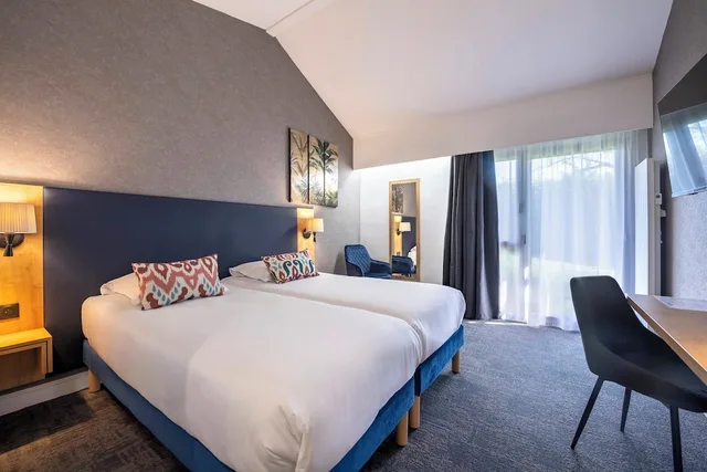 HOTEL LE RELAIS FLEURI، أوكسار 13/50