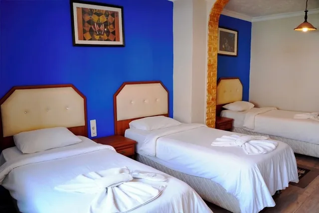 غرفة ثلاثية بسرير مزدوج وسرير فردي، Rebetika Hotel 2/6