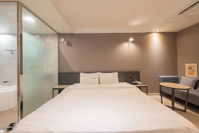 غرفة بريميوم بسرير مزدوج، Special W Motel 1/10