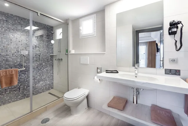 غرفة قياسية بسرير مزدوج بشرفة، Riu Chiclana 2/2