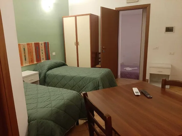 Room, Quadruple, Double and Twin Beds, Annex, Locanda Scirocco 2/2