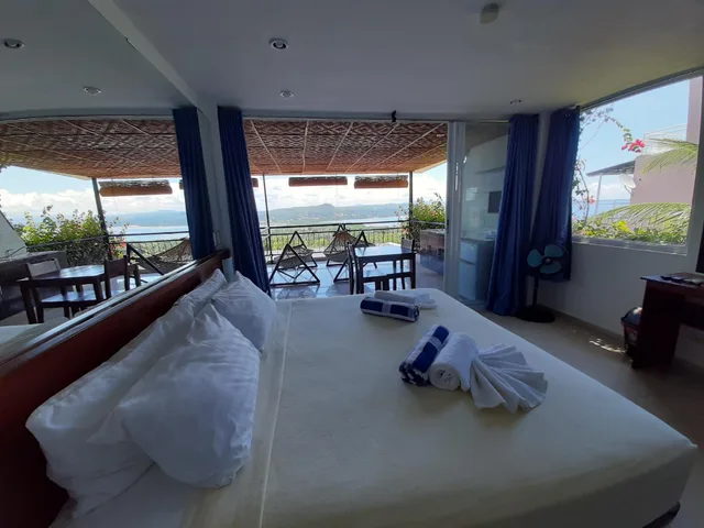 غرفة ديلوكس بانورامية بسرير كينج بإطلالة، Bohol Vantage Resort 2/2
