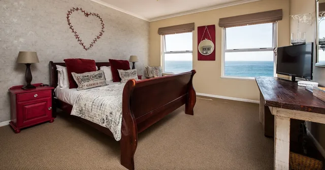 غرفة بسرير مزدوج بإطلالة على البحر، Whaleview Manor Guesthouse 6/8