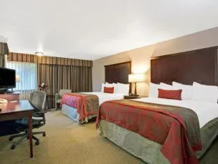 غرفة، Ramada by Wyndham Tukwila Southcenter 1/2