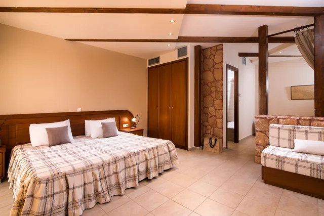 غرفة عائلية بأربعة أسرّة بإطلالة على الحديقة، Alexandros Palace Hotel and Suites 6/10