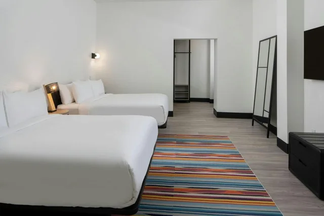 2 Bedrooms, Suite, 1 King and 2 Queen Beds, 2 Queen Beds, High Floor, Aloft Memphis Downtown 1/1