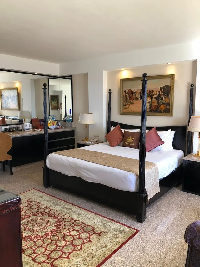 جناح فاخر بسرير كينج بإطلالة على الشاطئ، Royal Monte Carlo Resort - Adults Only 1/1
