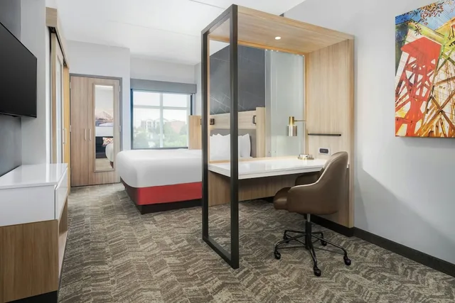 جناح بسرير كينج مع سرير سحّاب إضافي لذوي الإعاقة، SpringHill Suites by Marriott Athens Downtown/University Area 5/5