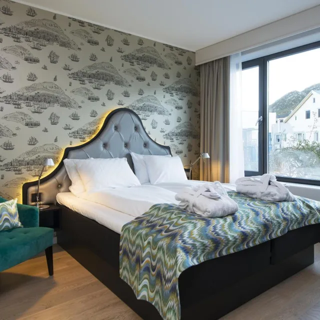 جناح جونيور، Thon Hotel Fosnavag 1/5