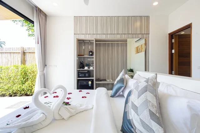 Exclusive, King Bed, Sarocha Villa 1/10