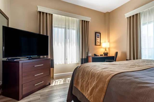 جناح بسرير كينج، Comfort Inn & Suites Fort Walton Beach - Destin West 1/3