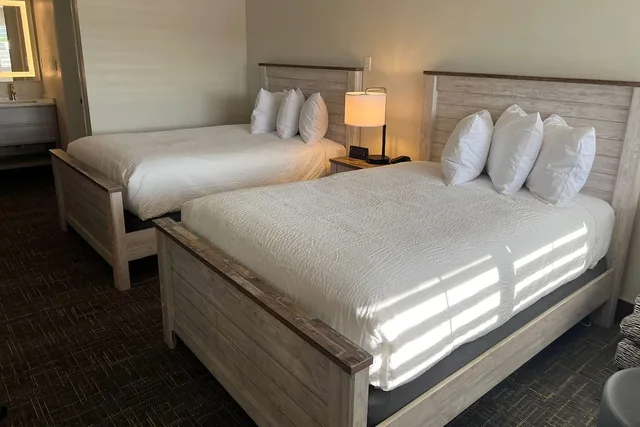 غرفة بسريرين مزدوجين، Baymont by Wyndham Susanville 4/8