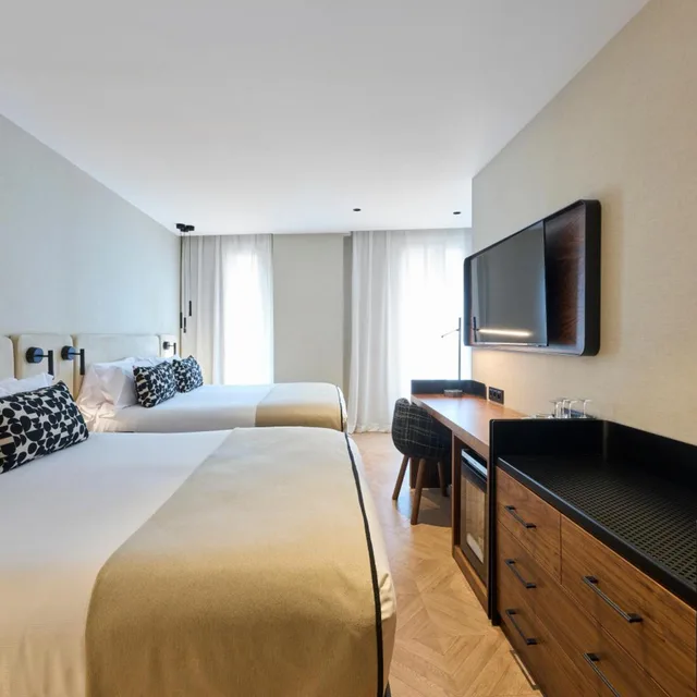 غرفة بريميوم بسرير فردي، Hotel Catalonia Ramblas 1/2
