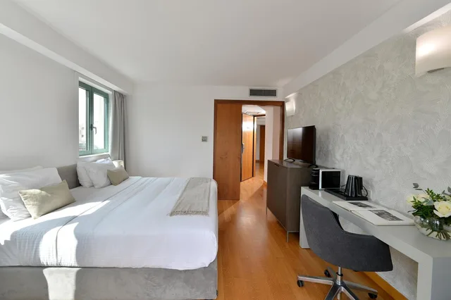غرفة ديلوكس بإطلالة، Athenaeum Eridanus Luxury Hotel 2/2