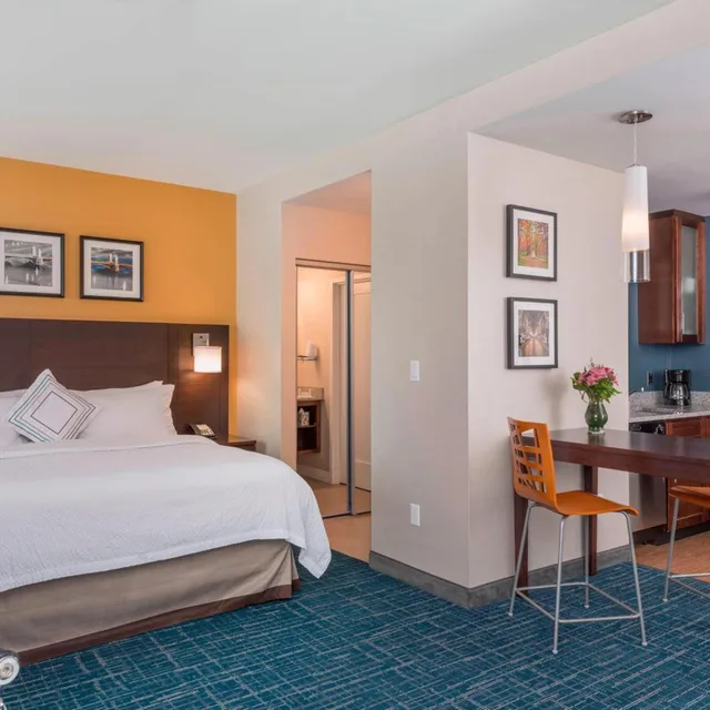 جناح استوديو بسرير كينج مع أريكة بحوض استحمام لذوي الإعاقة، Residence Inn By Marriott Boston Back Bay Fenway 2/10