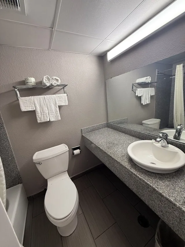 غرفة ديلوكس بسريرين مزدوجين، Motel6 Oklahoma City, OK - South 6/8
