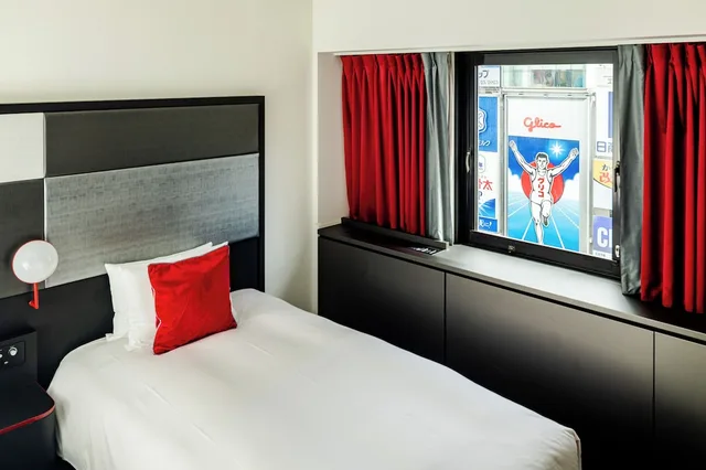 Room, Twin Beds, Dotonbori View، Cross Hotel Osaka 1/1