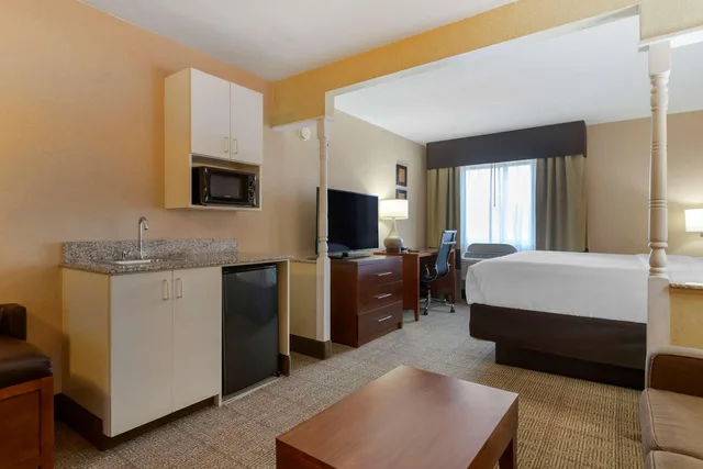 جناح بسرير كينج، Comfort Inn & Suites Jackson North 4/5