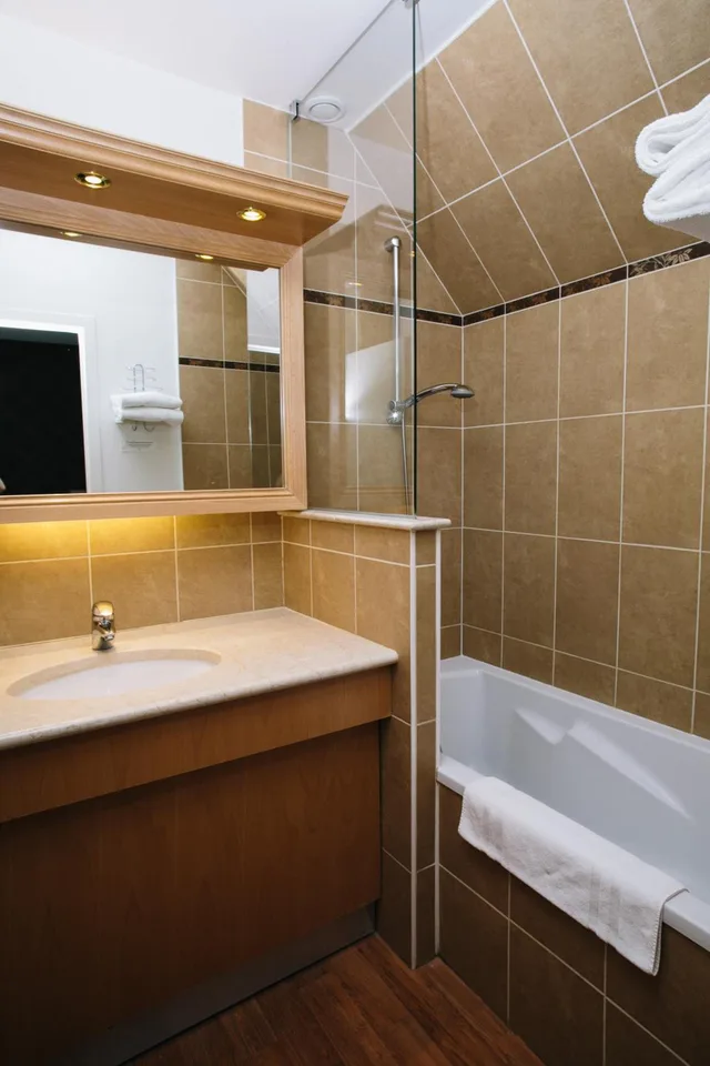 غرفة ثلاثية، Relais Du Roy 4/4