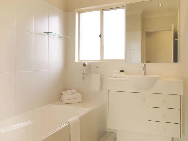 Two Bedroom Lagoon، Oaks Port Stephens Pacific Blue Resort 8/9