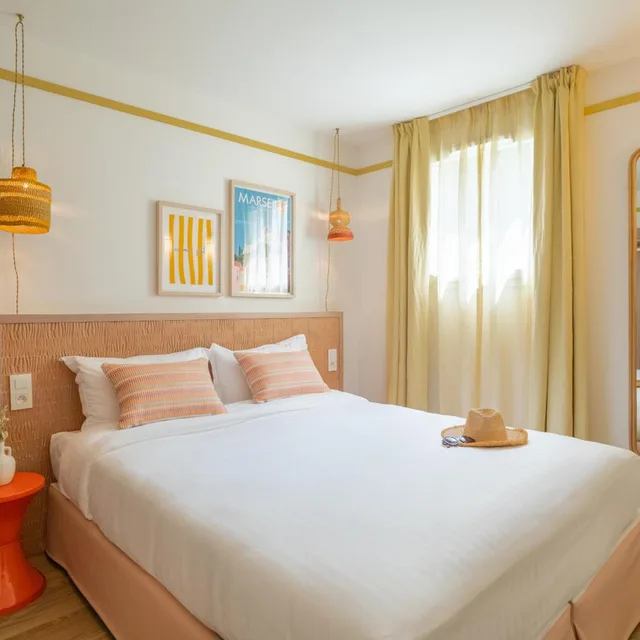 غرفة بريفيليج بسرير فردي، Hotel Soleo Prado 1/5