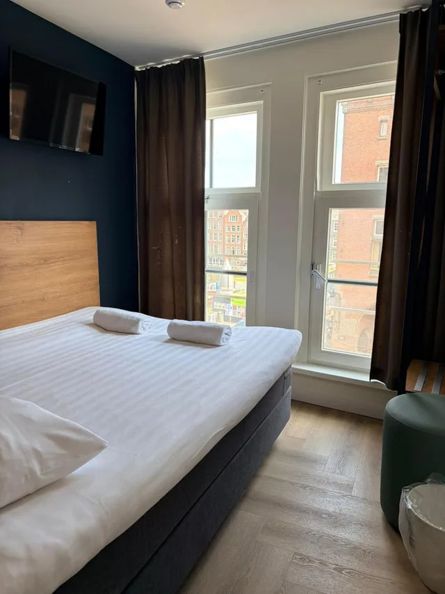غرفة بسرير مزدوج، Continental Hotel 2/10