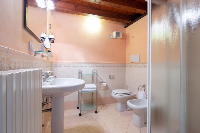لوفت سوبيريور بسريرين كوين بإطلالة على البحيرة مع أريكة، Domina Borgo Degli Ulivi 4/4
