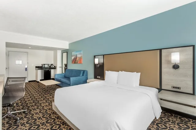 جناح بسرير كينج بحوض جاكوزي لذوي الإعاقة، Best Western Plus Airport Inn Suites Salt Lake City 1/8