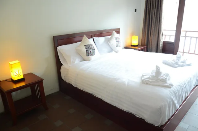 غرفة ديلوكس بسرير كينج، Saksiri Riverside Boutique Hotel 1/2