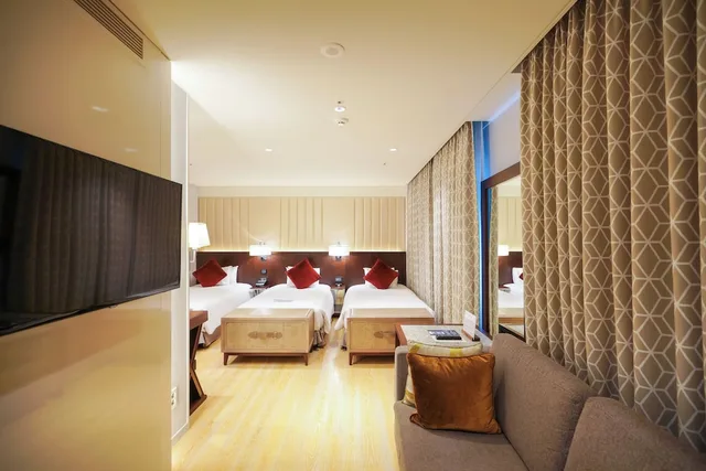 غرفة ثلاثية بثلاثة أسرّة في طابق مرتفع، Solaria Nishitetsu Hotel Seoul Myeongdong 2/8