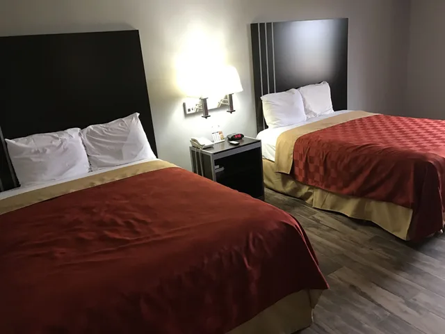 غرفة قياسية بسريرين كوين للمدخنين، Express Inn Weslaco Mercedes 2/8