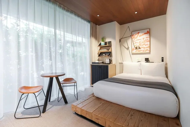 لوفت قياسي، Trunk Hotel 2/2