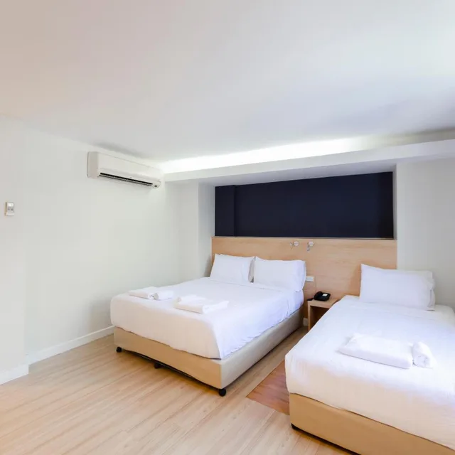 غرفة ثلاثية، Solo Express Sukhumvit 81 4/6