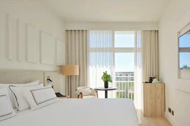 غرفة بريميوم بسرير كينج بإطلالة على الحديقة، Melia Lloret De Mar 1/5