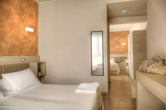 Family, 2 Queen Beds, 2 Bathrooms، Hotel Helvetia 2/10