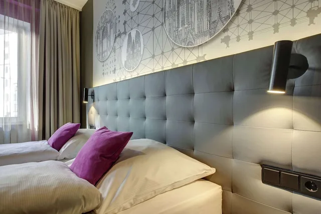 Standard, Twin Beds, Boutique 003 Koln am DOM 5/8