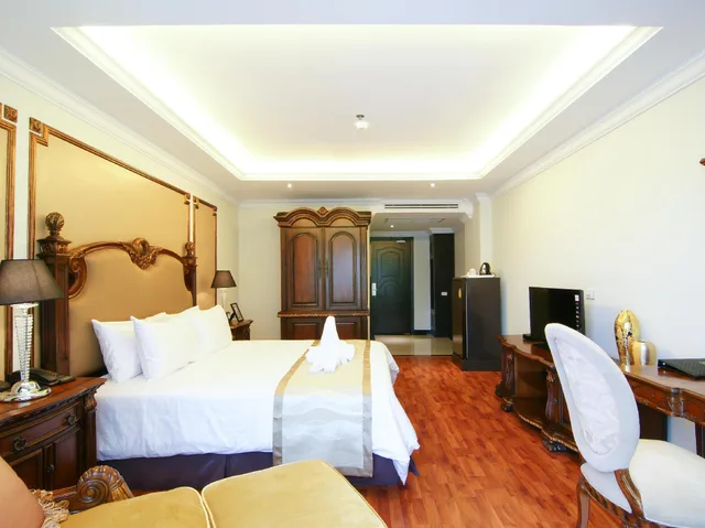 غرفة سوبيريور بسرير كوين، LK Miracle Suite 1/2