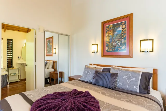 Tree Top, Studio, King Bed, Hot Tub، Abri Apartments 2/10