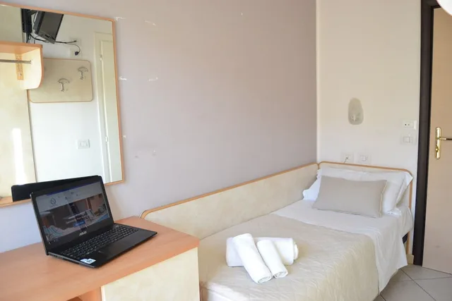 غرفة ديلوكس بشرفة مفردة بسرير فردي، HOTEL PRESTIGE 3/4