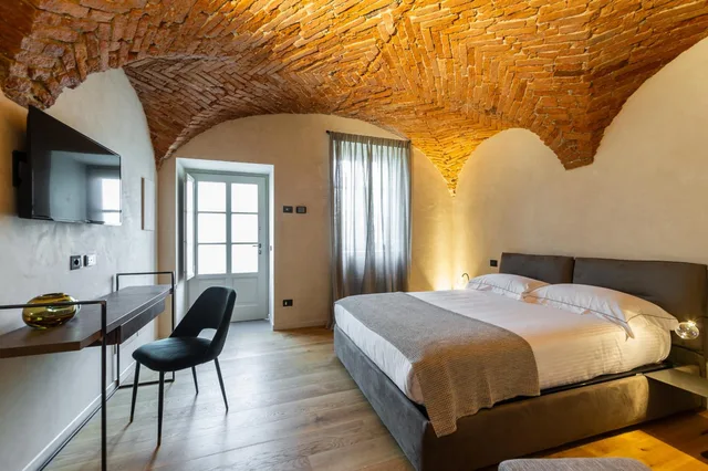 Superior, Double Bed, Relais San Vigilio Al Castello 6/10