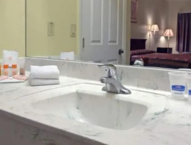 غرفة قياسية بسريرين كوين، Boca Chica Inn Suites Brownsville 3/3
