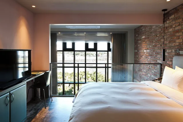 Duplex, King Bed, Playce Camp Jeju 1/2
