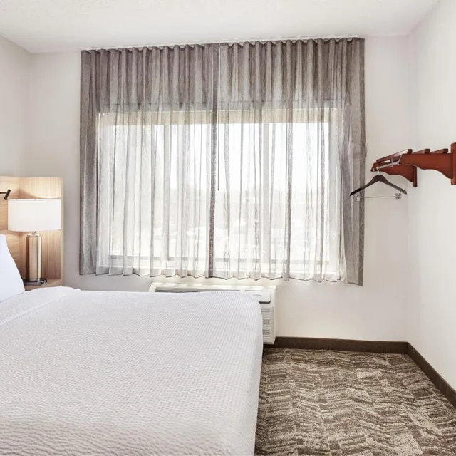 استوديو بسرير كينج مع أريكة بحوض استحمام لذوي الإعاقة، Springhill Suites Phoenix Tempe Airport 2/10