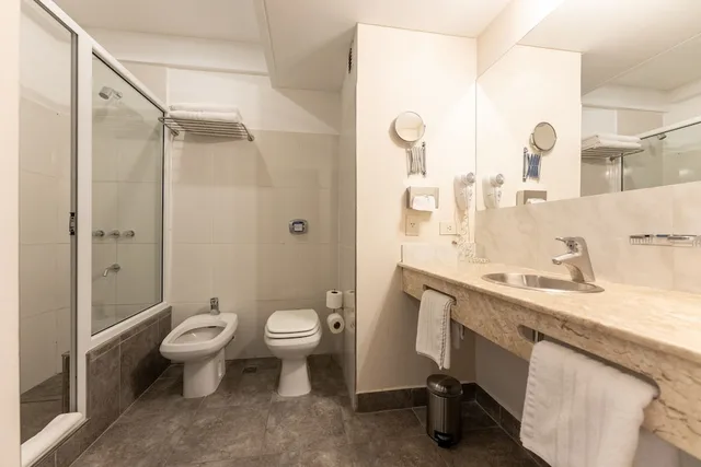 غرفة سوبيريور بسريرين مزدوجين، HOTEL TOLOSA 4/6