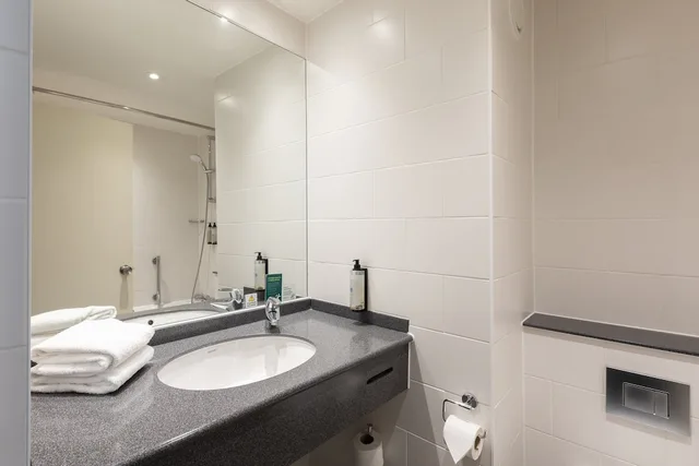 غرفة بريميوم بسرير كوين في طابق مرتفع، Holiday Inn London Sutton 10/10