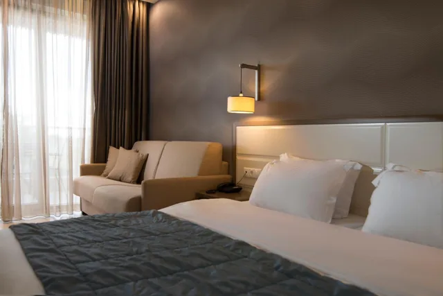 غرفة بسرير مزدوج بإطلالة على البحر، Cosmopolitan Hotel And Spa 9/10