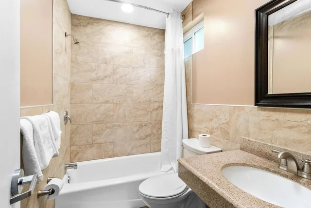 غرفة بسرير كينج لذوي الإعاقة، Americas Best Value Inn Avenel Woodbridge 2/4